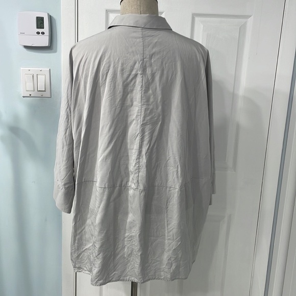 COS

Oversize-Shirt Blouse with Batwing Sleeves - Picture 6 of 9